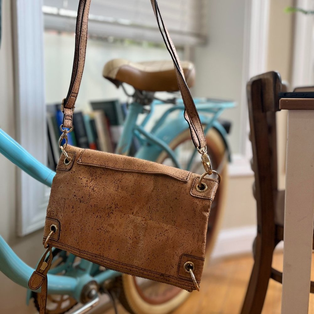 Queork Cork Crossbody Bag with Gold Rings